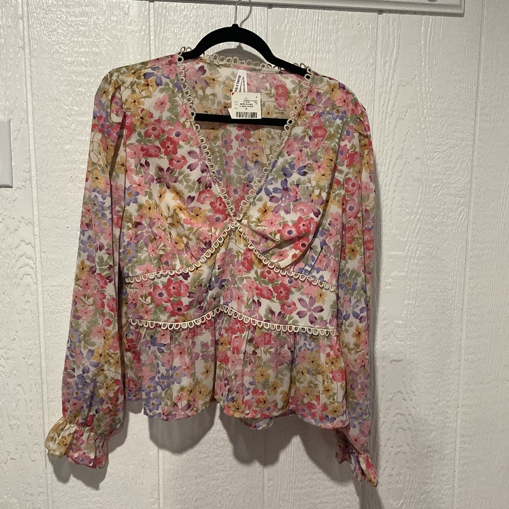 NEW  EMPIRE WAIST TOP (LIVE FOR TRUTH ) X-LARGE